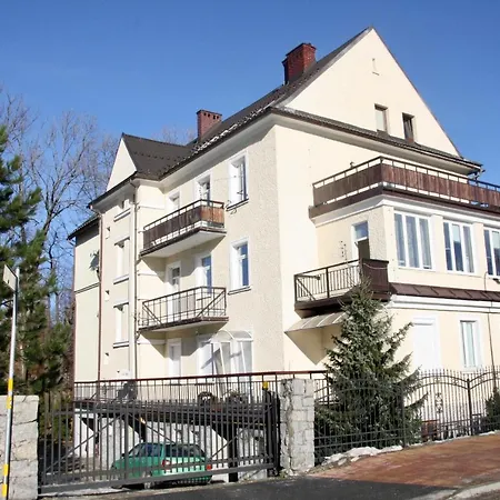 Apartament Kasztanowy *